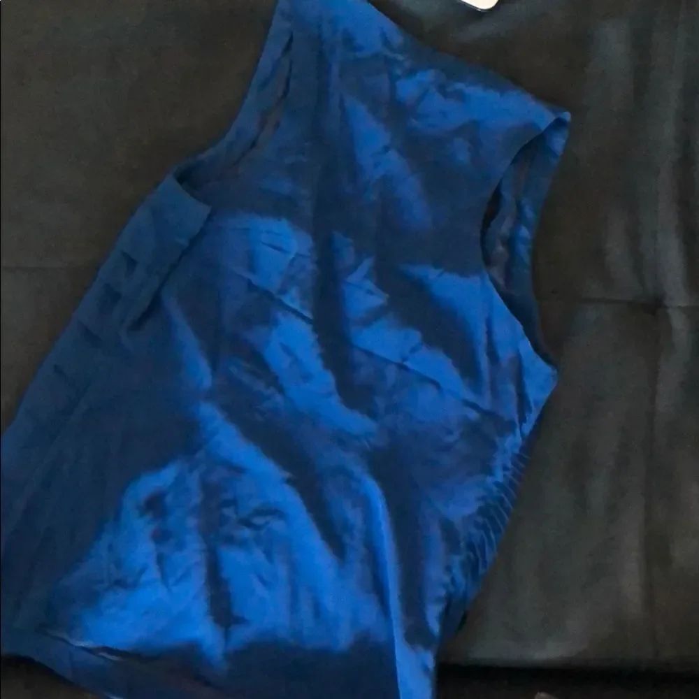 Beautiful Blue Ribbed Top Size Medium - Picture 4 of 4